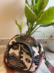 Gyrio Crossbody