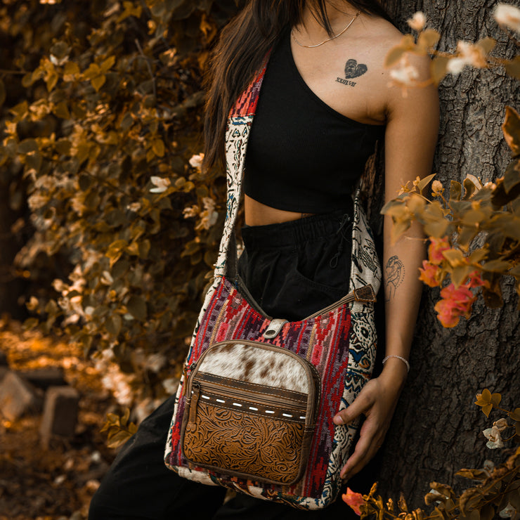 Thela Shoulder Bag