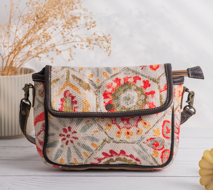 Shadow Wrislet Bag