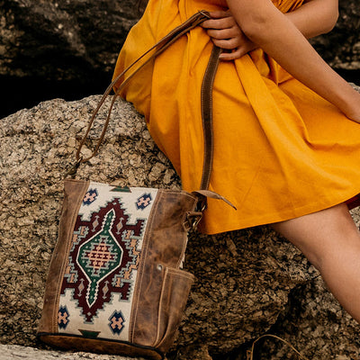 Hopo Shoulder Bag
