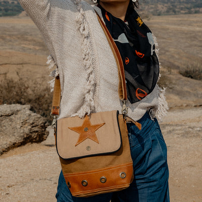 Urip Shoulder Bag