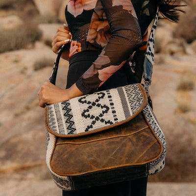 Zwede Shoulder Bag