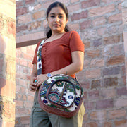 Gyrio Crossbody