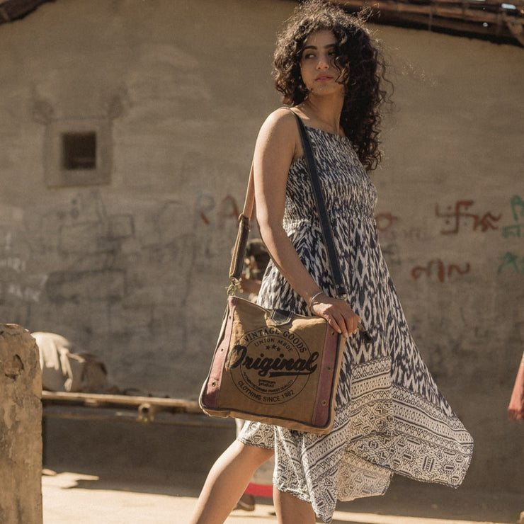 Ismo Shoulder Bag