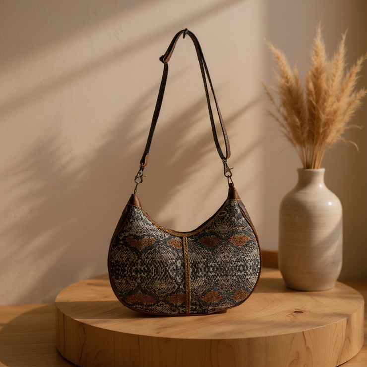 Chiqueva Shoulder Bag