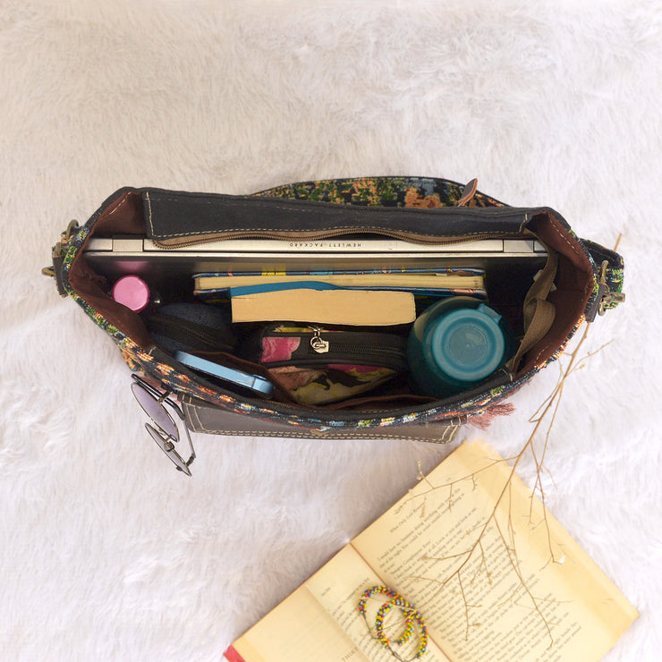 Lipo Shoulder Bag