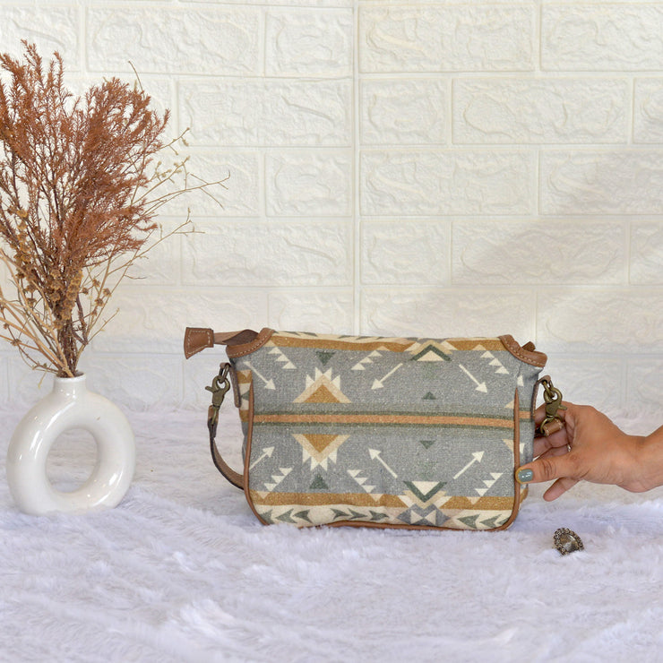 Flap Wrislet Bag