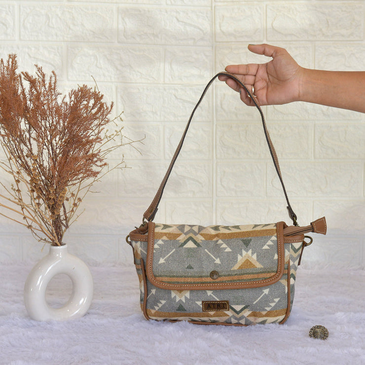 Flap Wrislet Bag