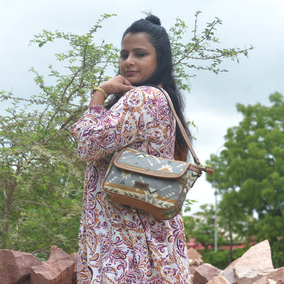 Flap Wrislet Bag