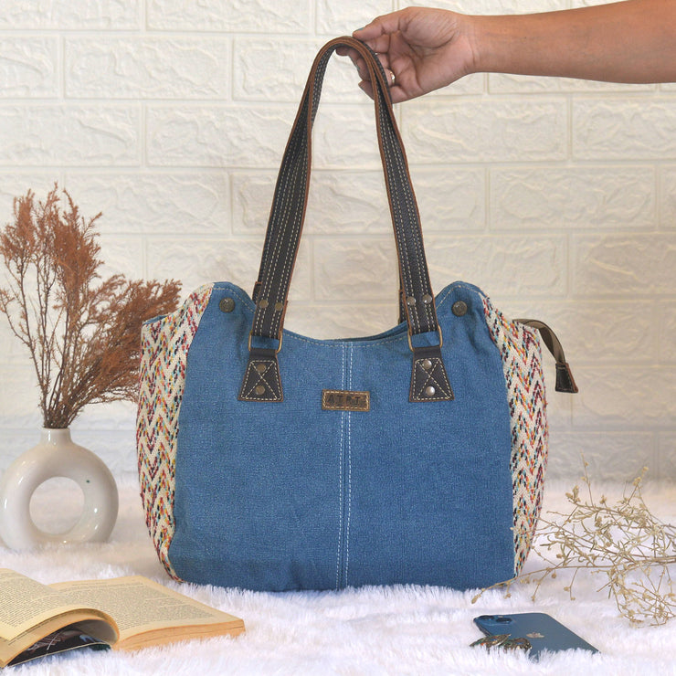 Rihu Messenger Bag